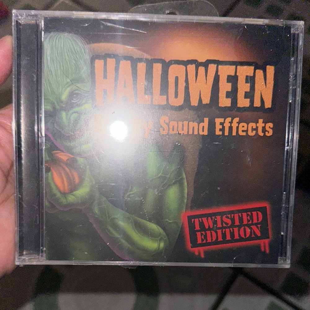 Halloween Scary Sound Effects CD - Twisted Edition